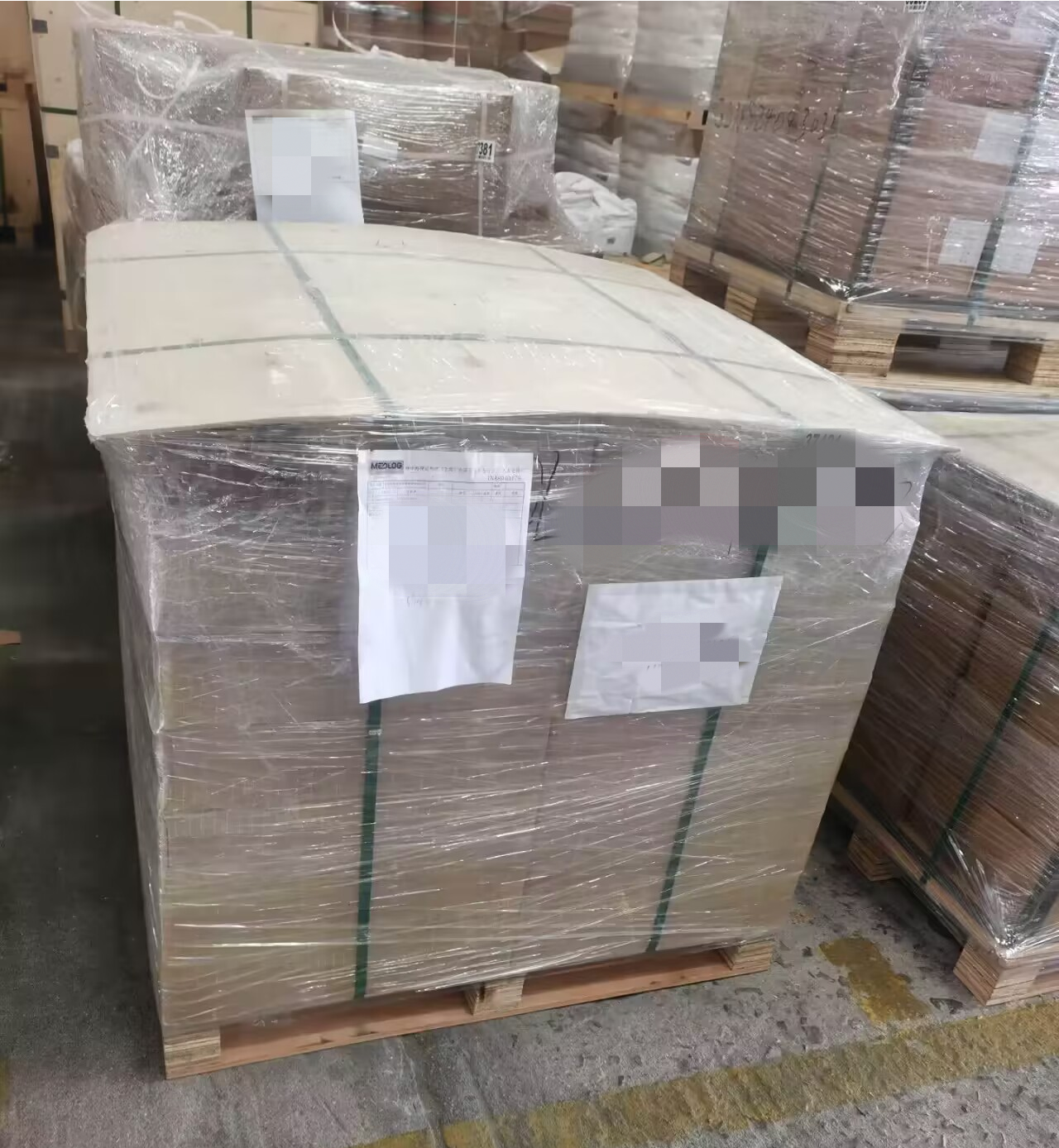 Das hydrophile Polyurethan-Dichtmittel mit schwarzer Farbexpansion ist versandbereit.