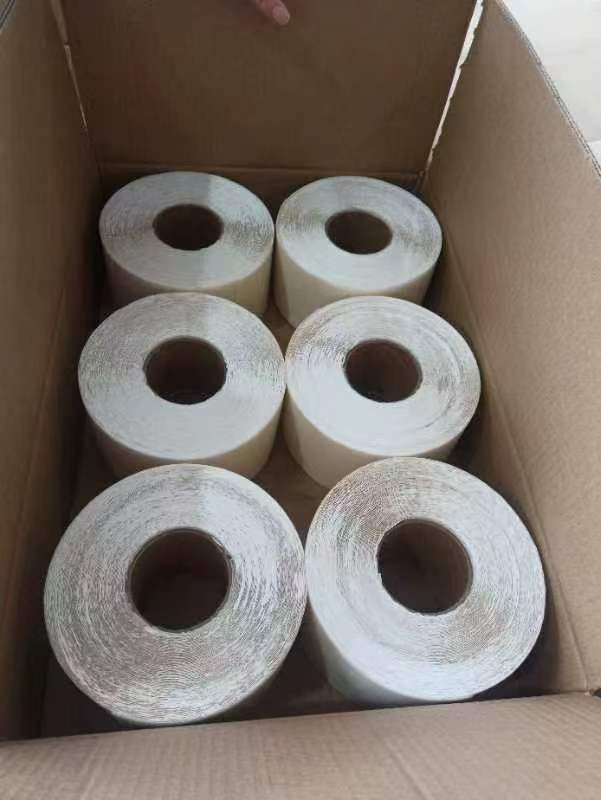 Das einseitig selbstklebende, wasserdichte Untertageband zur Detailbehandlung ist versandbereit.